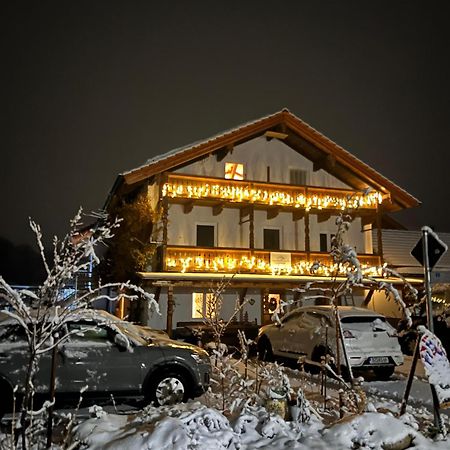 Ihre Ferienwohnung Bayrisch Mehr... Ґштадт-ам-Кімзе Екстер'єр фото