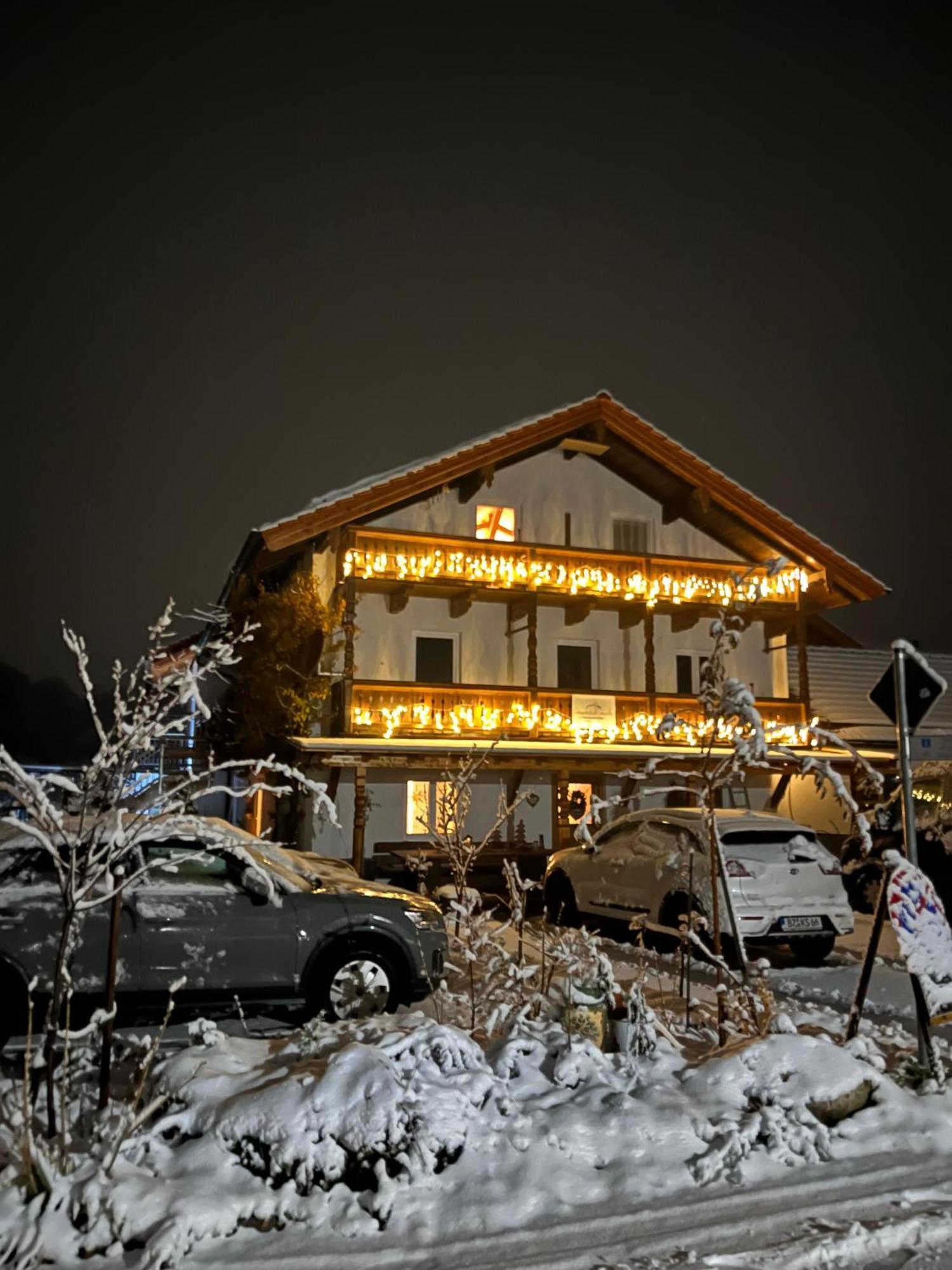 Ihre Ferienwohnung Bayrisch Mehr... Ґштадт-ам-Кімзе Екстер'єр фото